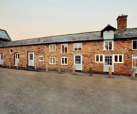 The Coaching Barns Motel Wem Exterior foto