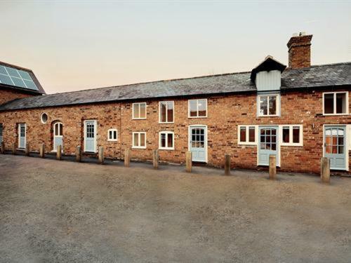 The Coaching Barns Motel Wem Exterior foto